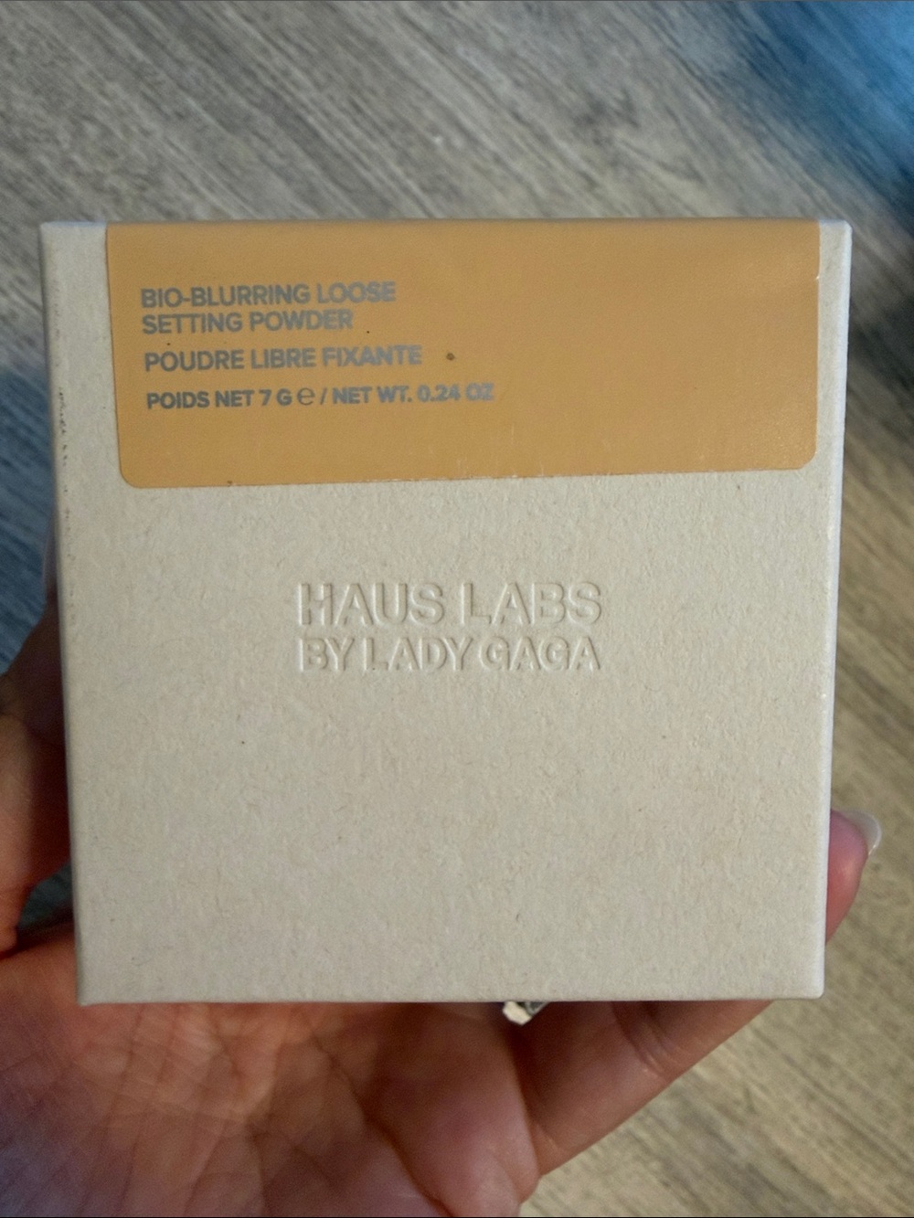 Haus Labs Setting powder in golden